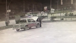 Amasyada iki otomobil kavşakta çarpıştı: Kaza anı kamerada