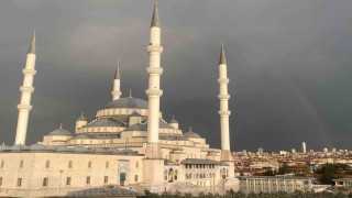 Ankara semaları gökkuşağı ile renklendi