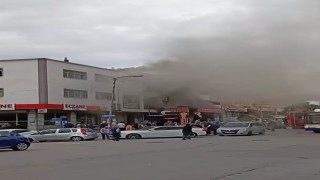Ankarada balıkçı dükkanında yangın