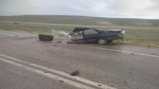 Ankarada karşı yönlerde seyreden tırla otomobil çarpıştı: 1 ölü