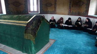 Anneler Günü Gülbahar Hatunun huzurunda kutlandı
