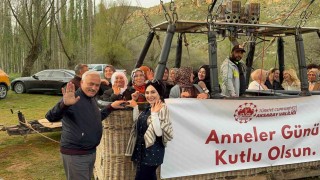 Anneler Gününde gökyüzüne uçtular