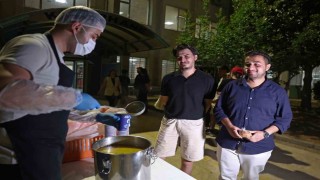 Antalya Büyükşehir Belediyesinden final haftasında öğrencilere çorba ikramı