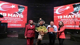 Antalyalılar 19 Mayısta tek yürek oldu