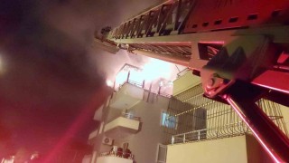 Apartman dairesi alevlere teslim oldu