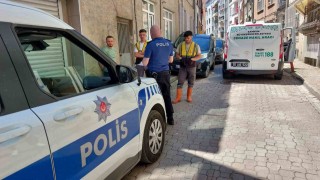 Apartmana yayılan koku yaşlı adamın öldüğünü ortaya çıkardı