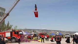 Arama-Kurtarma Tanıtım ve Gençlik Sağlığı Şenliğine üniversite öğrencilerinden yoğun ilgi
