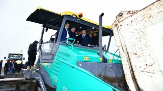 Ardahanda köy yolları asfalt yerine beton kullanılarak yenileniyor