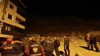 Ardanuçta heyelan korkuttu