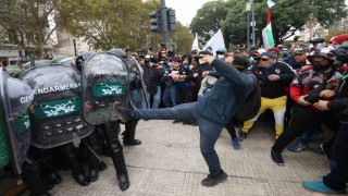 Arjantinde emeklilerden maaş protestosu: Çok sayıda kişi yaralandı