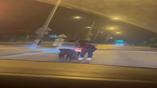 Arnavutköyde paten yolculuğu kötü bitti, otomobilin altında kalmaktan son anda kurtuldu