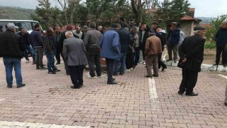 Artçı sarsıntıların devam ettiği Simav Yemişli köyünde halkın tedirgin bekleyişi sürüyor