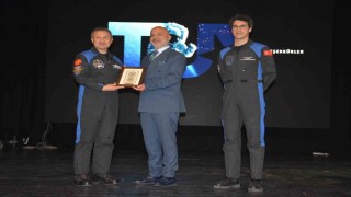 Astronot Alper Gezeravcı, seyir defterini Kıbrısla paylaştı