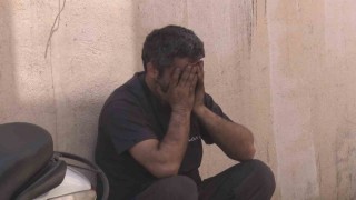 Ataşehirde tamirhanede otomobil alev alev yandı, dükkan sahibi gözyaşlarına boğuldu