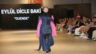 AÜ Tekstil ve Moda Tasarımı öğrencilerinden mezuniyet defilesi
