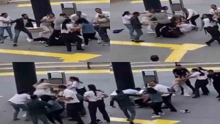 AVM önünde kadınlar tekme tokat kavga etti: O anlar kamerada