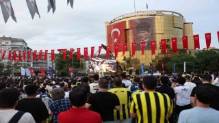 Aydın Büyükşehirin kurduğu dev ekranda izlediler, şampiyonluğu kutladılar
