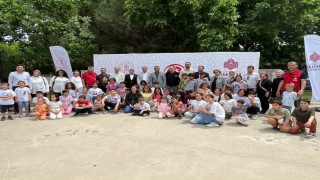 Aydında burs alan çocuklara şenlikli sürpriz