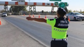 Aydında otoyol trafik jandarması denetimlerini sürdürüyor