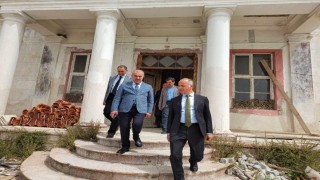 Ayvalıkta Tarihi Kız Meslek Lisesinin restorasyonu sürüyor