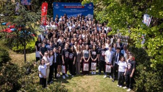 Bahçeşehir Kolejinin 296 öğrencisi, yurt dışından bin 136 kabul aldı