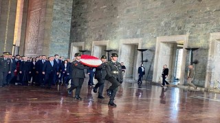 Bakan Baktan gençler ve sporcularla Anıtkabire ziyaret