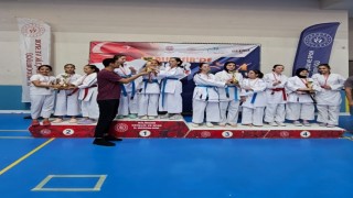 Balıkesirde karate rüzgârı esti, il seçmeleri nefes kesti