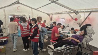Bartında 8 saatte 174 kişi kan bağışında bulundu