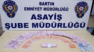 Bartında kumar baskını