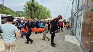Bartında yeni açılan AFAD Eğitim Merkezindeki tatbikat gerçeğini aratmadı