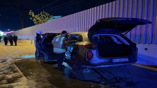 Başakşehirde iki araç kafa kafaya çarpıştı: 5 yaralı