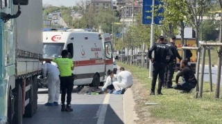 Başakşehirde yolun karşısına geçerken tır çaptı: Olay yerinde hayatını kaybetti