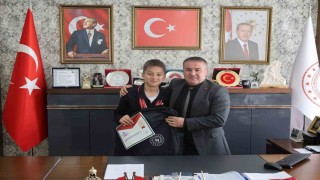 Başarılı genç sporcuyu makamında ağırladı