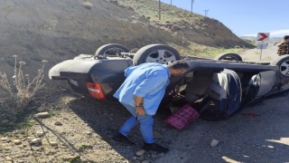 Başkale yolunda trafik kazası: 2 yaralı