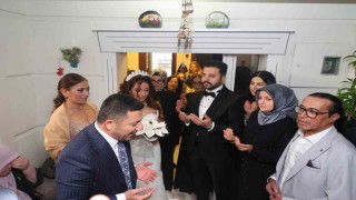 Başkan Arı, makam şoförünün gelin aracını sürdü