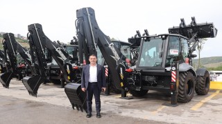 Başkan Arıcı, hibe edilen araçları teslim aldı