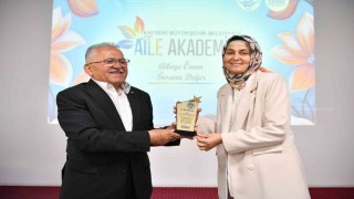 Başkan Büyükkılıtan Aile Akademisine ziyaret