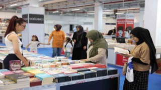 Başkan Çerçioğlu sevilen yazarları Aydınlılar ile buluşturmaya devam ediyor
