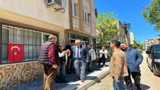 Başkan Mirza, Çınarlı Mahallesindeki yol ve kaldırım çalışmalarını inceledi