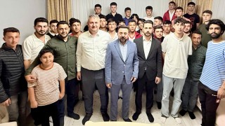Başkan Mustafa İba’dan Gençlerle Samimi Çay Sohbeti