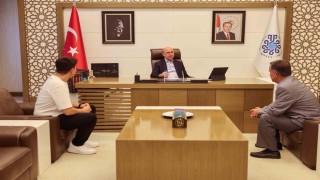 Başkan Pekyatırmacı Halk Gününde vatandaşlarla bir araya geldi