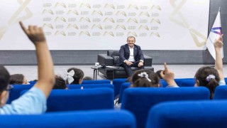 Başkan Seçer, çocukların sorularını yanıtladı