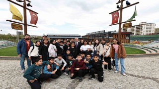 Başkan Tahmazoğlu, Geleneksel Sporlar Merkezinde gençlerle buluştu