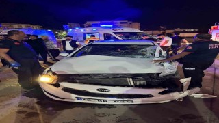 Batmanda otomobil tırla çarpıştı: 3 yaralı
