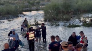 Batmanda su seviyesinin yükseldiği alanda mahsur kalan 25 kişi kurtarıldı
