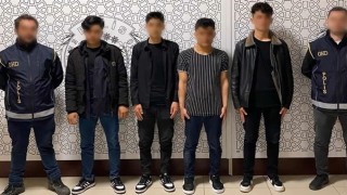 Bayburtta 4 düzeniz göçmen ve 3 insan taciri yakalandı