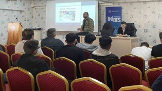 Bayburtta iş hayatına ilk adım projesi kapsamında seminer düzenlendi