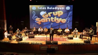 Belediye personeli 1 Mayısta kulakların pasını sildi