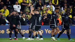 Beşiktaş, Fenerbahçeye karşı 20 yıllık hasreti sonlandırmak istiyor