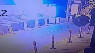 Beşiktaşta haraç almak için oto galeriyi kurşunladılar: O anlar kamerada